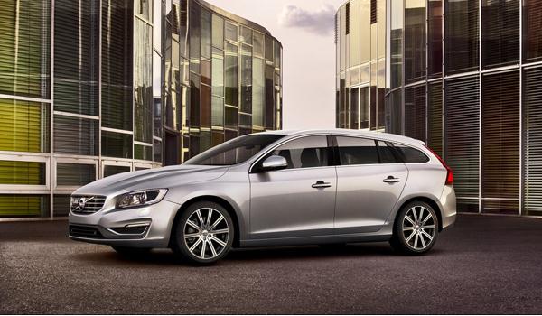 新款沃爾沃V60正式上市,選用冷色調內飾主題