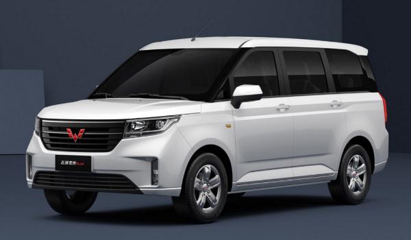 五菱宏光PLUS營運版上市,村村通的必備車型