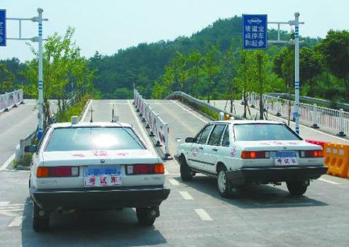 科目二上坡起步絕不會熄火的訣竅，手眼腳要配合好