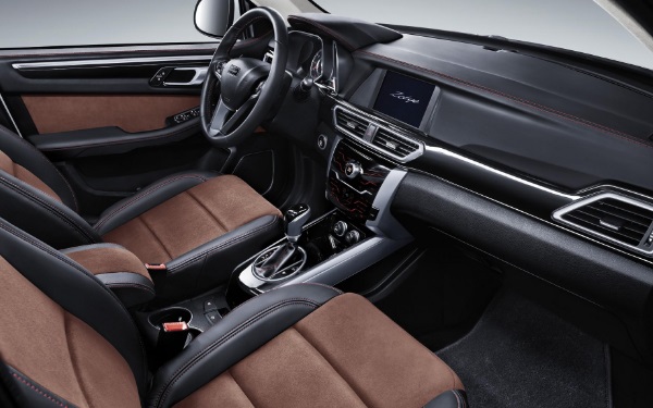 汽車內飾改裝價格一覽表 汽車內飾皮料報價多少