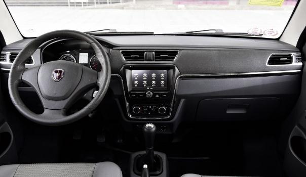 華晨鑫源兩款微卡，載重、爬坡都很出色