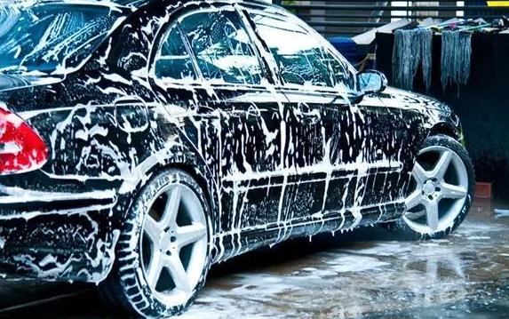 如何給汽車打蠟，三個步驟秒懂