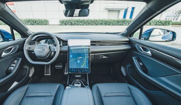 賽力斯SF5自由遠征版，零百加速時間達到4秒級