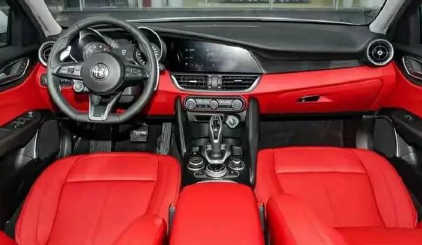 2021款Giulia/Stelvio,實力相當難選擇