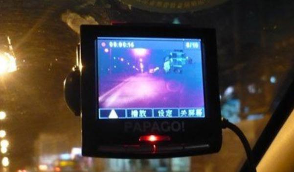 目前最好的行車記錄儀,隱藏式的更受歡迎