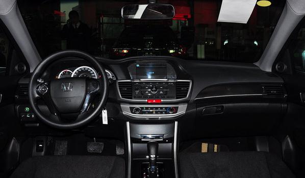 20萬左右買什么車好,選擇這款不后悔(本田雅閣)