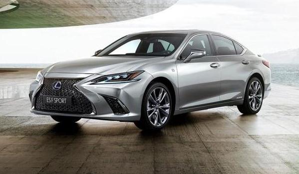 30萬以內買什么車好，別克君越實力超群（不比奧迪A6L差）