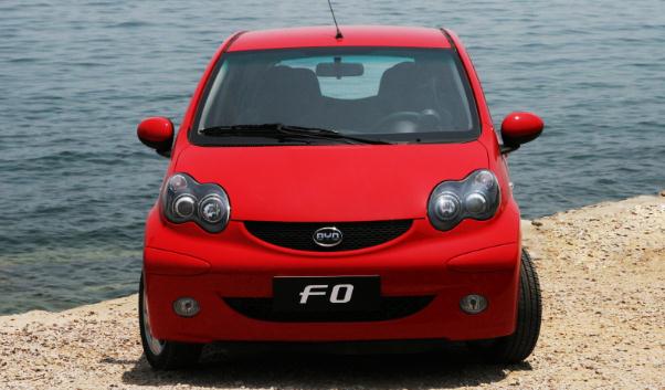 5萬以內買什么車好，比亞迪F0配高性能環保的發動機（油耗低）