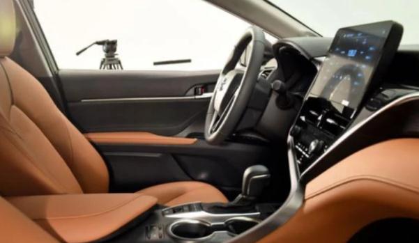 2021款凱美瑞上市，配置車載微信（滿足年輕人的喜好）