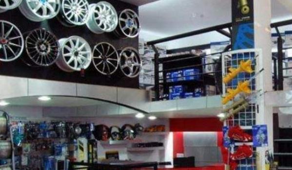 開個汽車飾品店需要多少錢，根據規模大小來決定（通常10萬左右