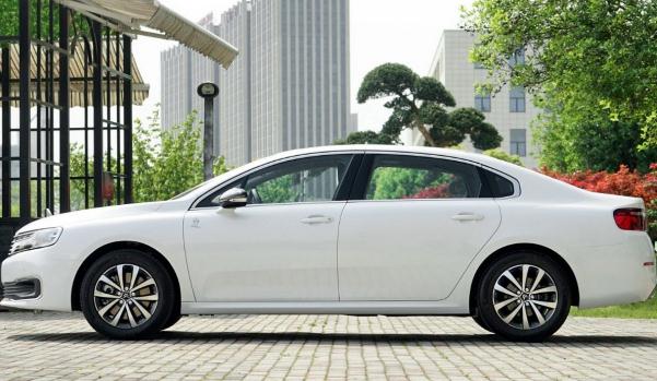 雪鐵龍C6新增車型上市，安全性能進(jìn)一步提高（內(nèi)飾簡約）