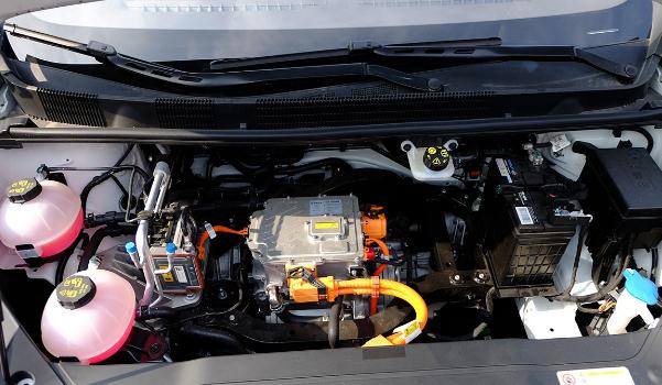 楓葉汽車楓葉80V上市，汽車行業(yè)新秀（具備可充可換電的能力）