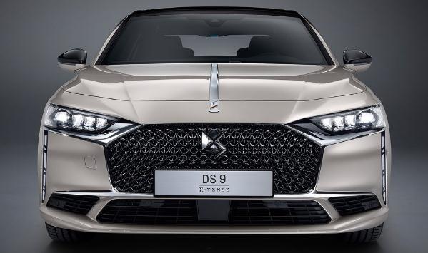 DS 9上市,“玻璃金字塔”的尾燈設(shè)計(jì)理念(顏值和實(shí)力是匹配的)