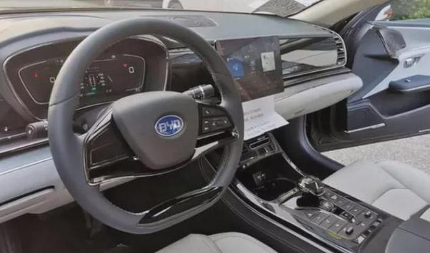 比亞迪e9純電專車上市，NEDC續航里程為506公里（售價22.98萬）