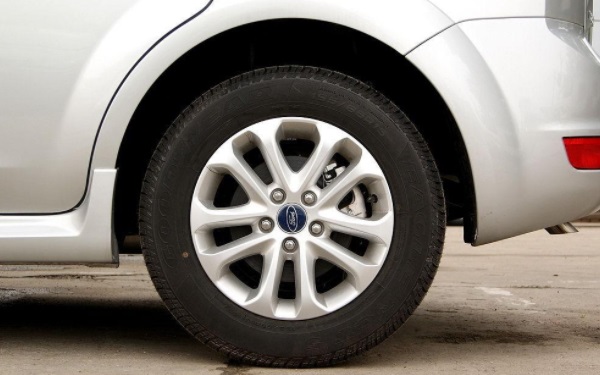 米其林輪胎優缺點分析 米其林輪胎怎么樣