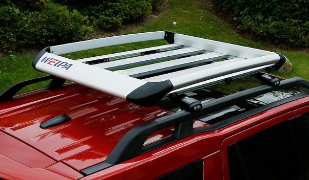 車頂行李架，車型不同款式也不同（不影響美觀）