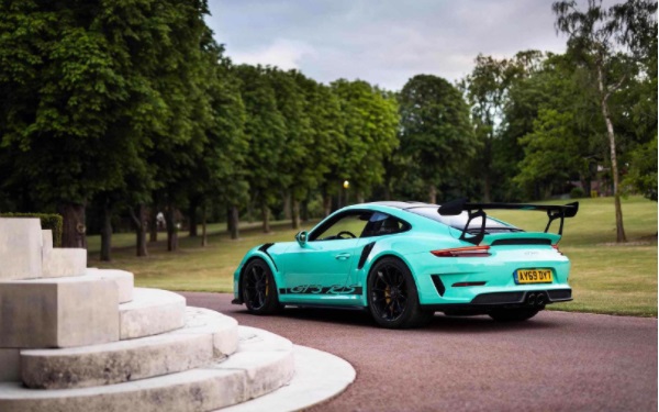 車型設計享譽世界 保時捷911幾座