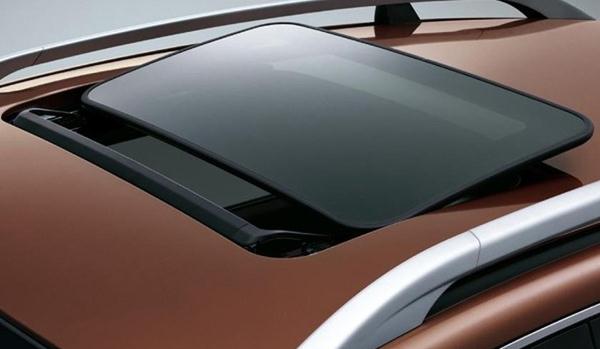 汽車天窗，奢華的配置（帶你去吹風）
