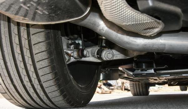 什么是可變轉向比，提高車輛轉向穩定性（電子式更實用）