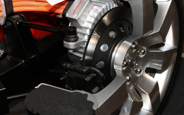 又稱車輪內裝電機技術 什么是輪轂電機技術