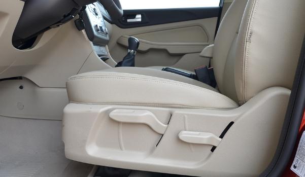 座椅高低調節，怎么舒服怎么調(手動調節、自動調節）