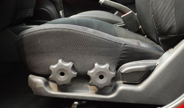 座椅高低調節，怎么舒服怎么調(手動調節、自動調節）