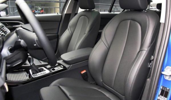 運動風(fēng)格座椅，運動風(fēng)的時尚感（年輕人偏愛運動風(fēng)）