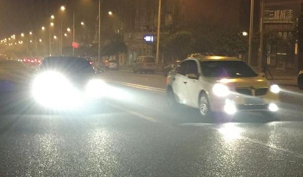 什么是遠光燈，正確使用遠光燈（文明駕車）