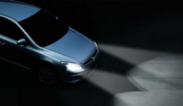 什么是轉向頭燈，全面消除盲區（安全更全面）