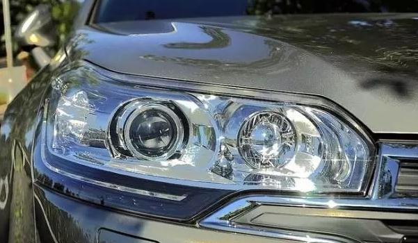 什么是大燈高度可調，分為手動調節和自動調節（減少隱患）