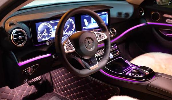 什么是車內環境氛圍燈，增加車內檔次感（還有照明的作用）