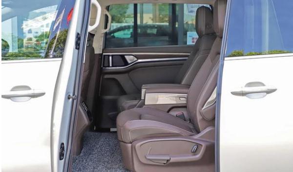 什么是側滑門，高端車型的標配（方便個性又實用）