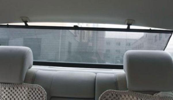 什么是后排側遮陽簾，高端車型配置自動模式（保護隱私提升舒適度）