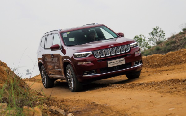 jeep指揮官養車費用 jeep指揮官多久保養一次