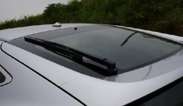 什么是后雨刷，智能化感應更貼心（提供良好視野）