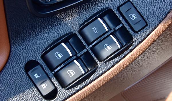 什么是前/后電動(dòng)車窗,安全性能高(駕駛座一鍵控制)