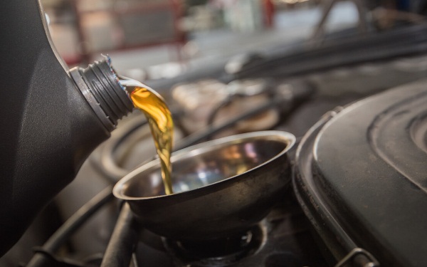 眾泰sr7加多少機油 眾泰sr7保養加機油標準