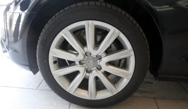 奧迪a6l輪胎規格型號 a6l的輪胎尺寸為255/40 r20