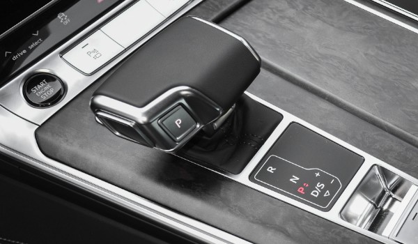 奧迪a6l有手動擋嗎 沒有手動擋車型(采用7擋濕式雙離合)