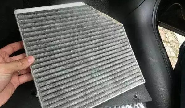 奧迪q5l空調濾芯多久換一次 每行駛2萬公里更換一次