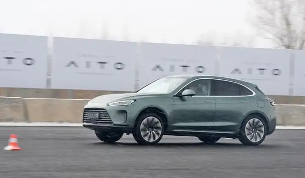 問界m5三大件是什么 1擋固定齒比變速箱(1.5T渦輪增壓發動機)