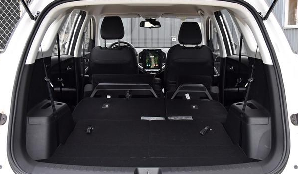 寶駿530車身尺寸長(zhǎng)度 車身長(zhǎng)度近4.7米