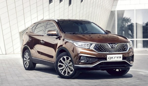 東南dx7這款車怎么樣 搭載1.5T四缸發動機(車身長達4.5米)