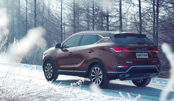 東南dx7這款車怎么樣 搭載1.5T四缸發動機(車身長達4.5米)