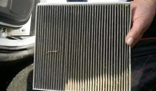 東南dx7的空調濾芯位置在哪里 在副駕駛的手套箱后面