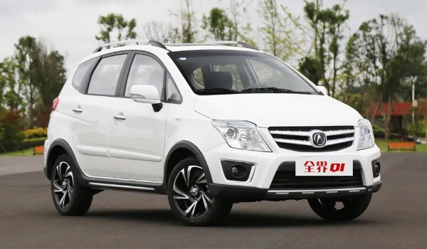 全界q1空氣濾芯在哪 位于發動機艙右上角位置