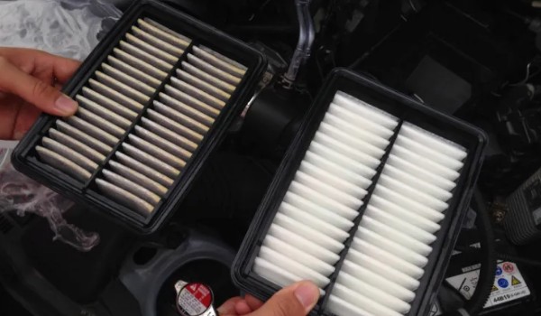 全界q1空氣濾芯在哪 位于發動機艙右上角位置