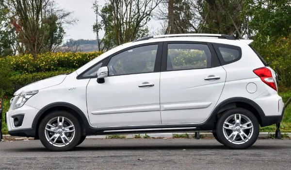 全界q1空調濾芯在哪里 位于副駕駛手套箱里面