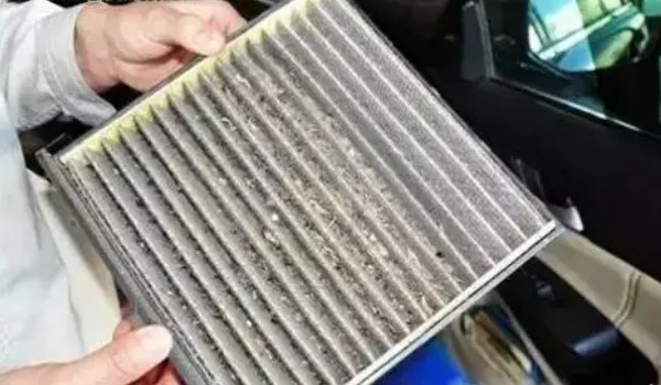 全界q1空調濾芯在哪里 位于副駕駛手套箱里面