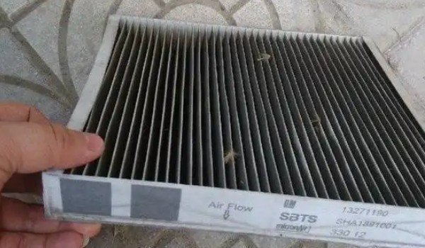 大眾凌渡空調濾芯在什么地方 在副駕駛手套箱里側(濾芯保質期3年)